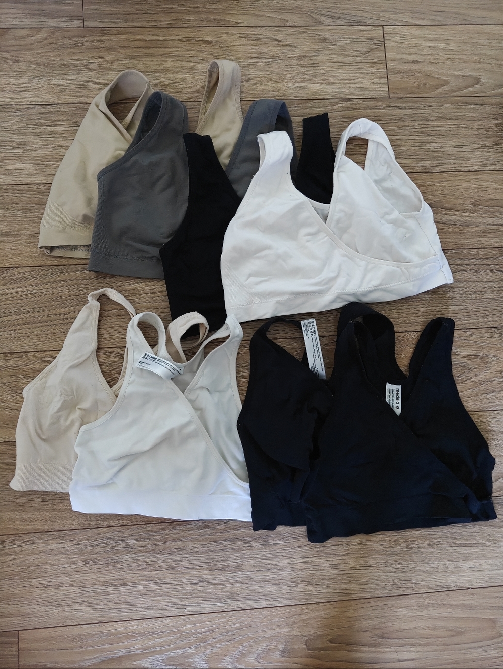 FREE WITH BUNDLE Medela And Unbranded Nursing Bras